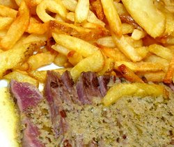 Steak-frites at l'Entrecote.JPG